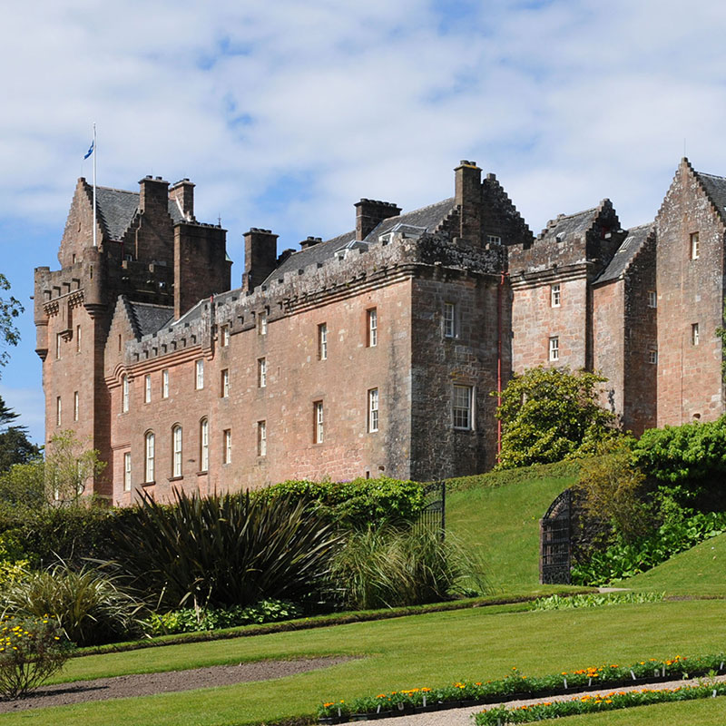 Brodick_Castle_Main_Building_East_2